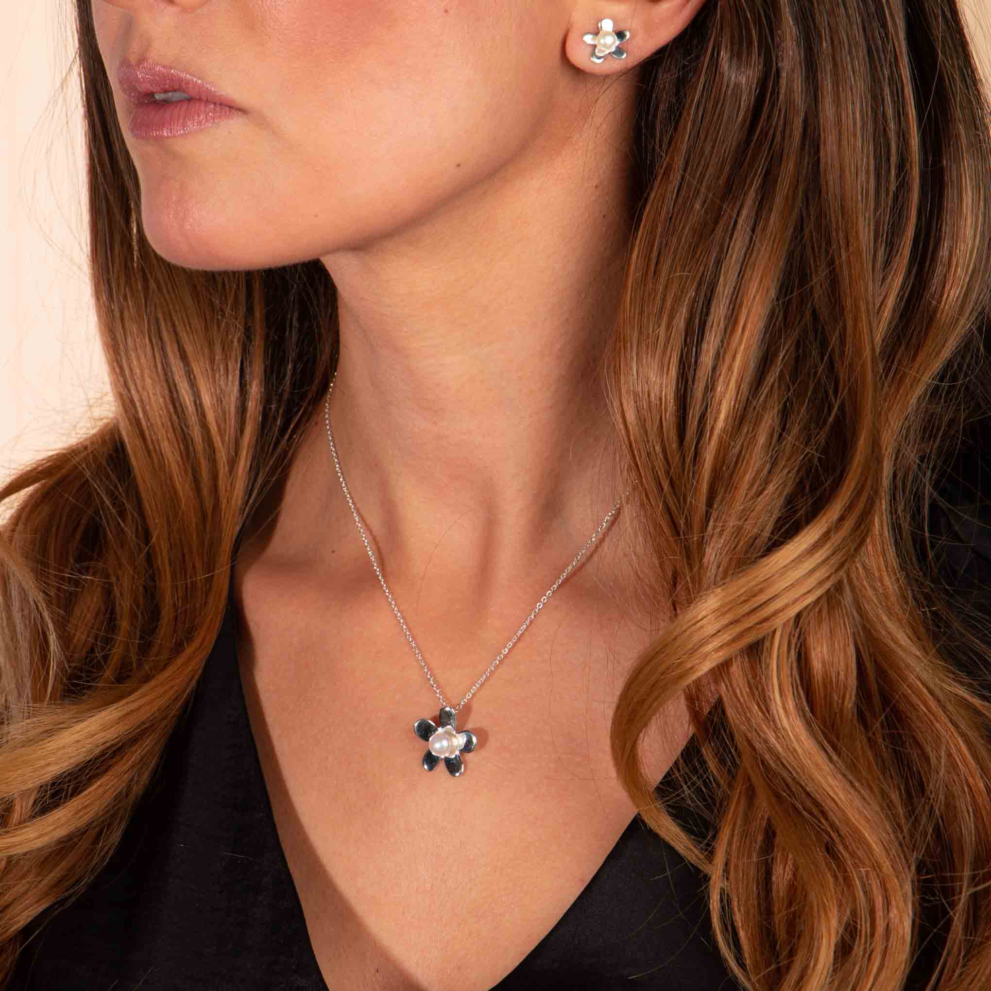 Dije y aretes de flor jara con perla