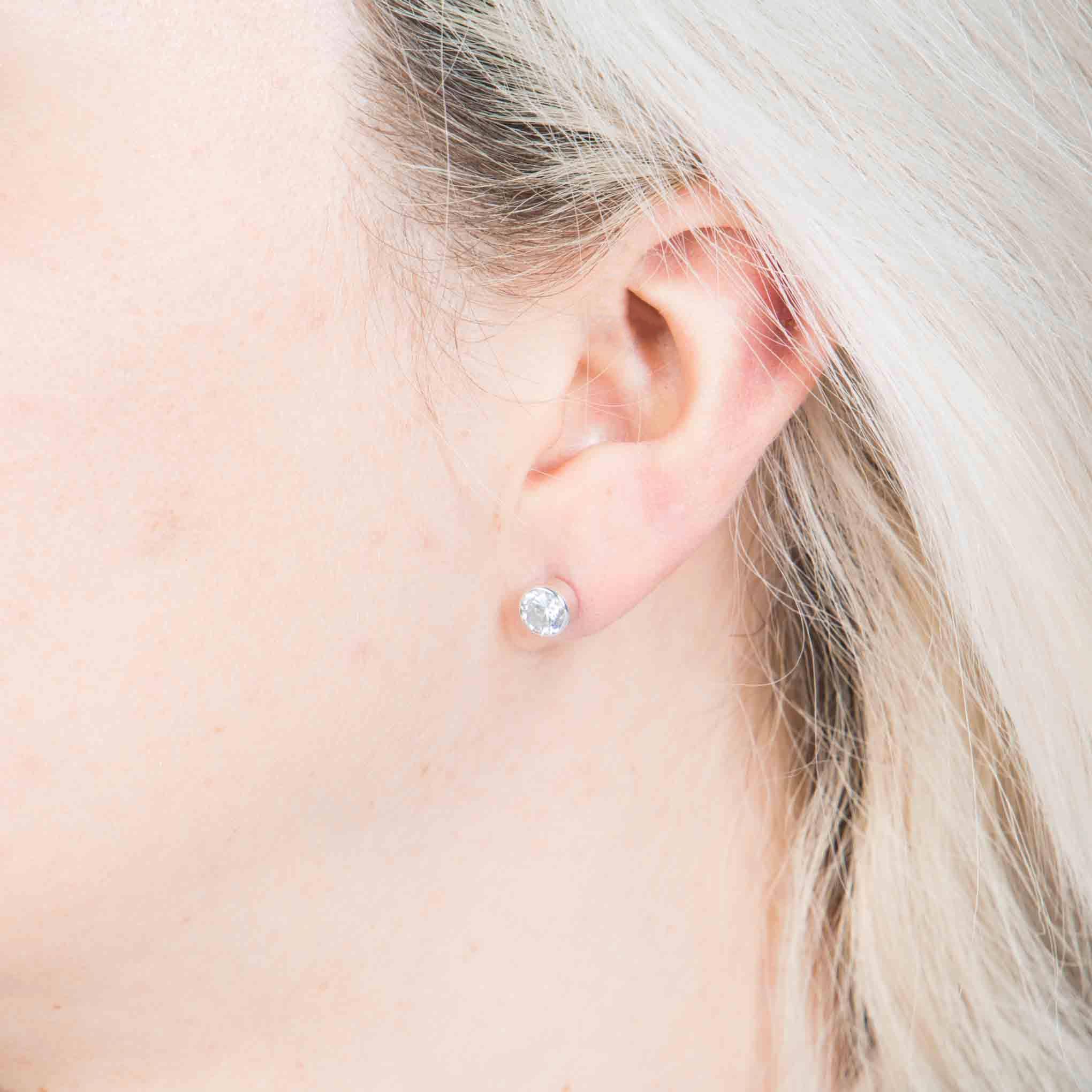 Aretes de zirconias blancas biseladas con Plata